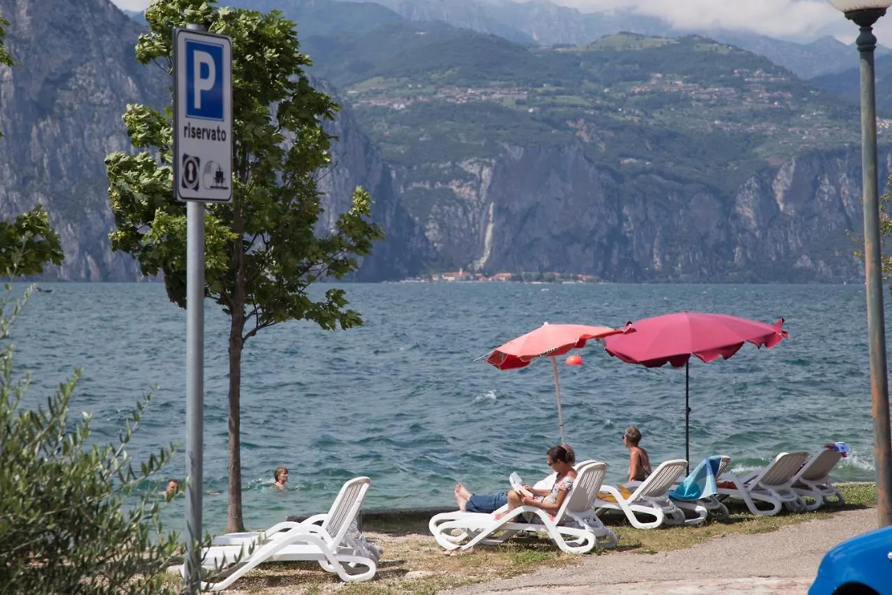ברנצונה סול גארדה Piccolo Hotel Direkt Am See
