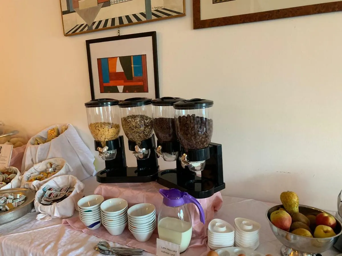 ברנצונה סול גארדה Piccolo Hotel Direkt Am See ברנצונה סול גארדה