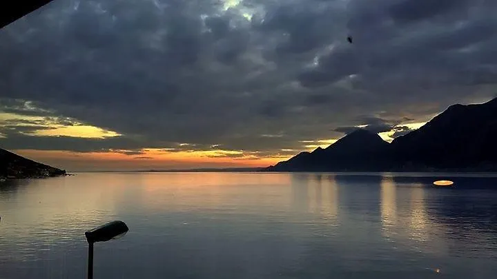 Piccolo Hotel Direkt Am See Brenzone sul Garda İtalya