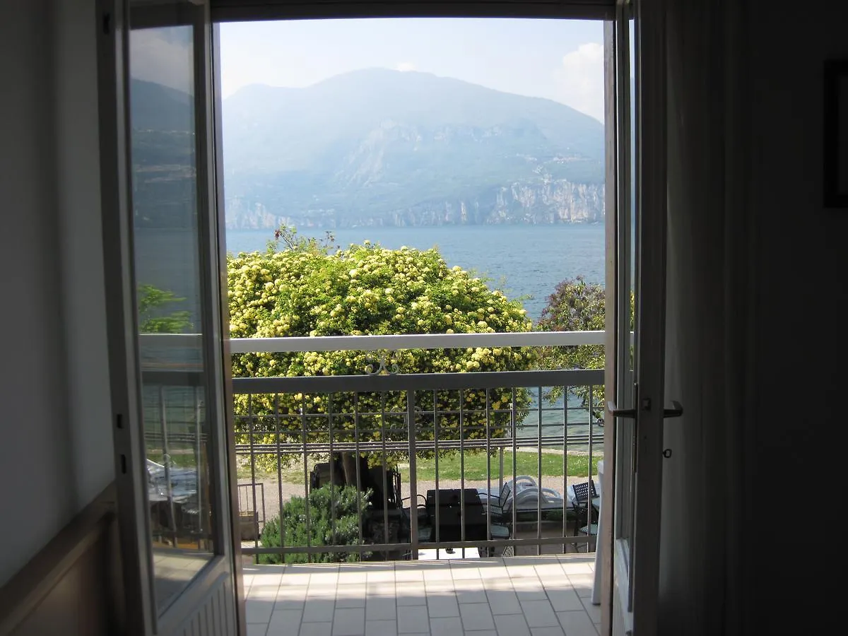 Piccolo Hotel Direkt Am See Brenzone sul Garda 2*,